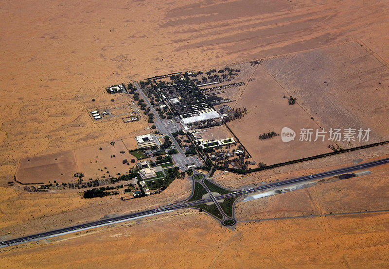 从空中俯瞰沙迦沙漠公园，Al Batayeh，沙迦酋长国，阿联酋